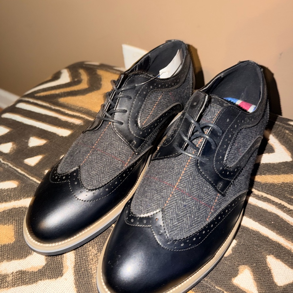 English Laundry Black and Gray Oxford Shoes